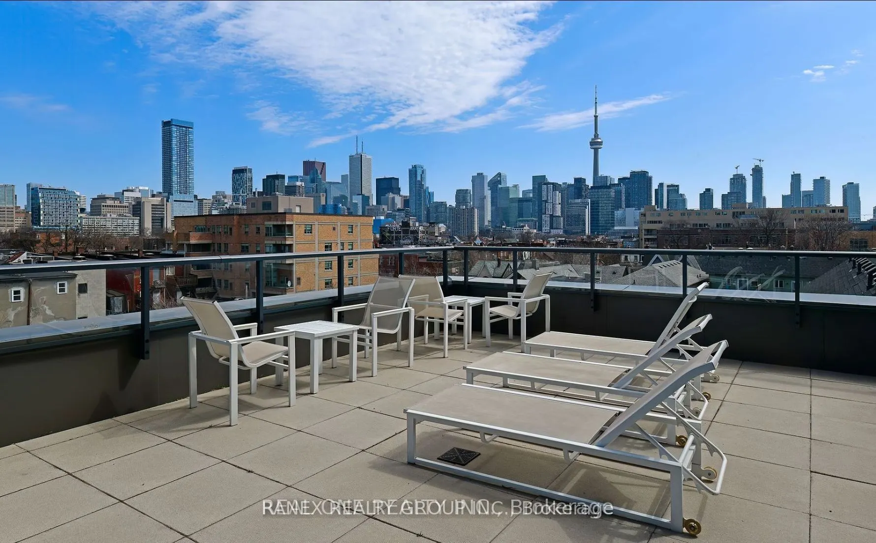 297 College St, #505