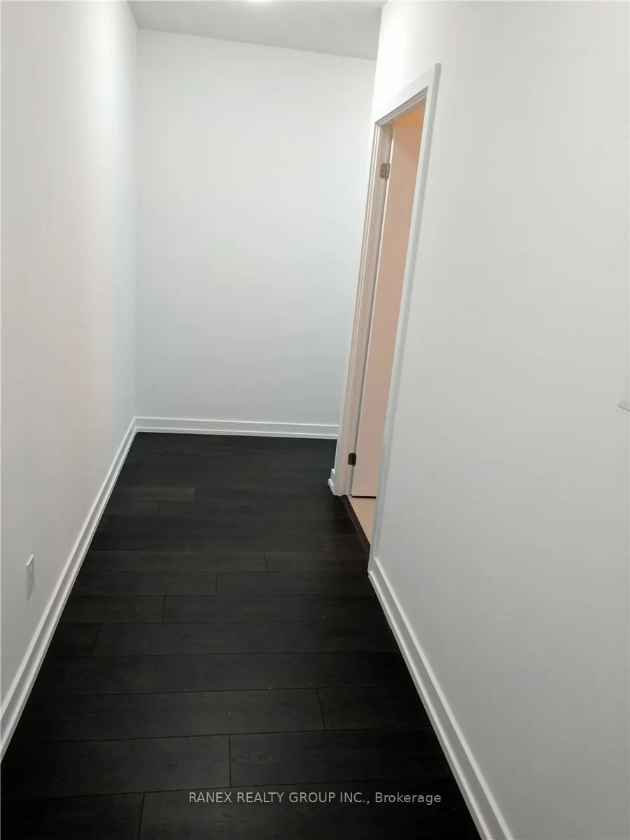 297 College St, #505