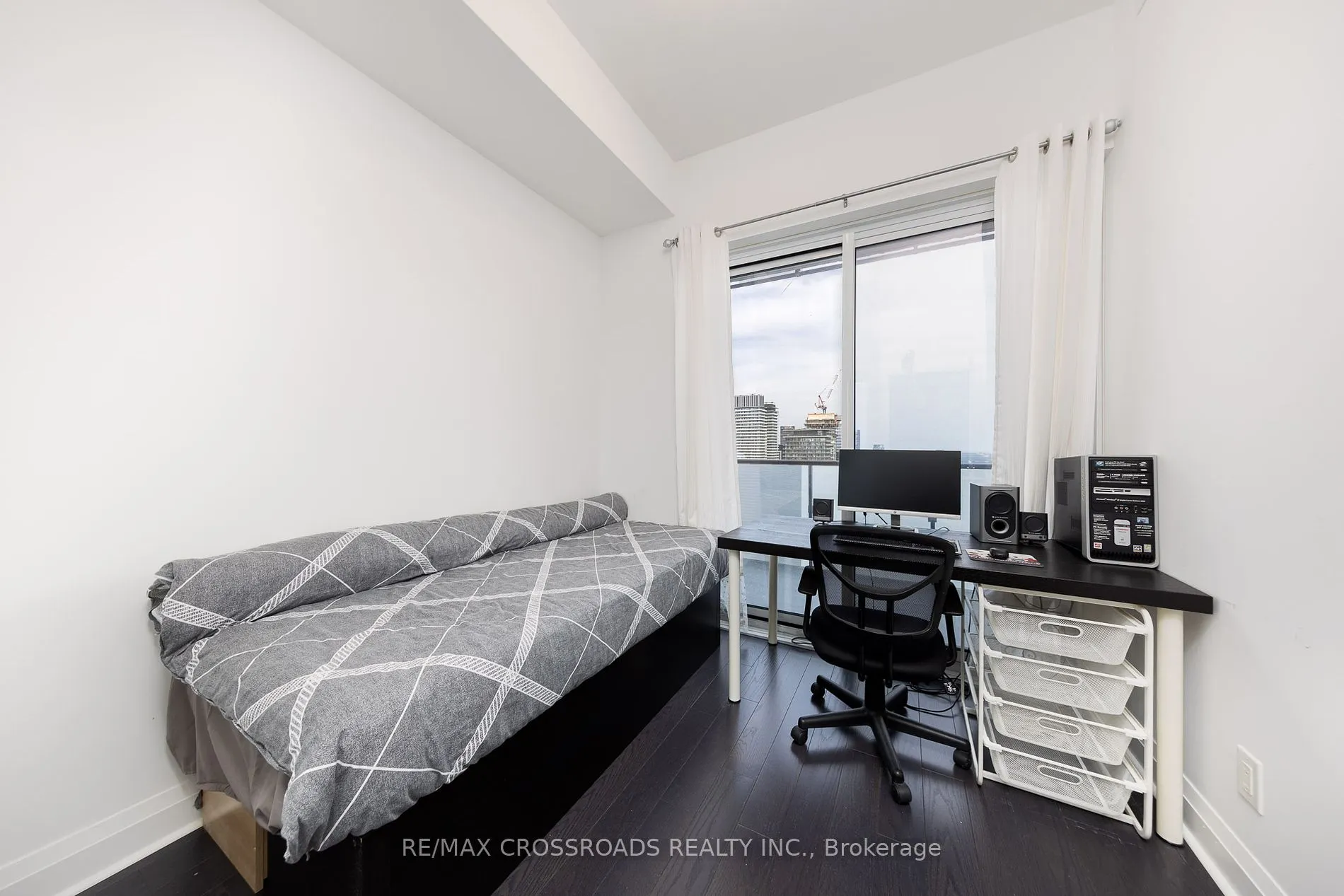 1080 Bay St, #4509