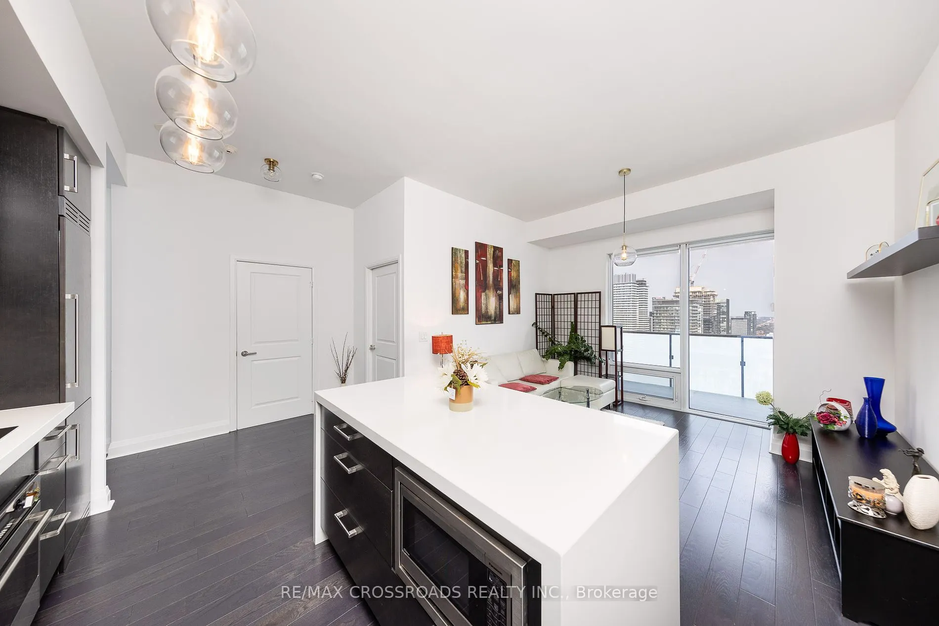 1080 Bay St, #4509