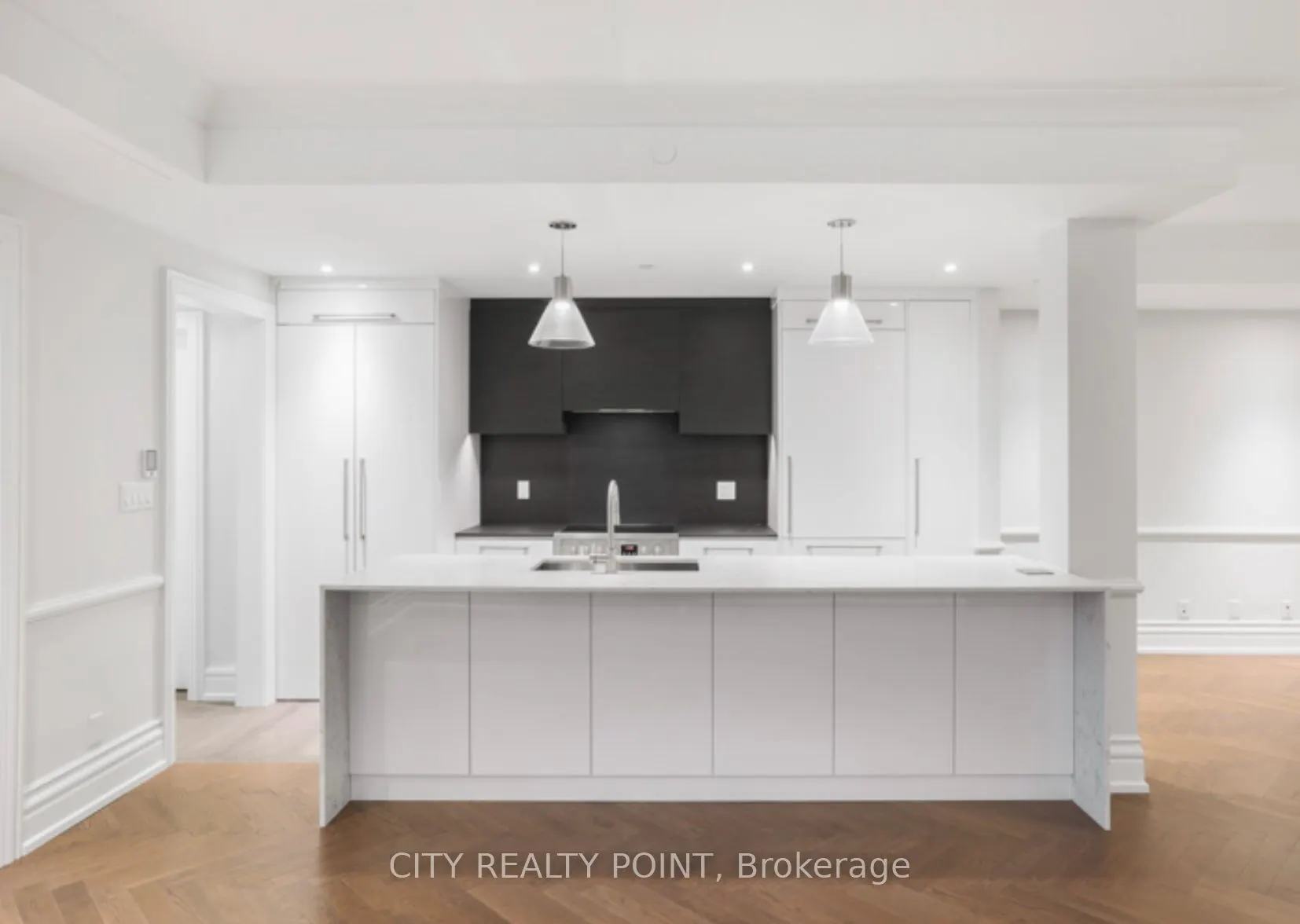 2 Clarendon Ave, #210