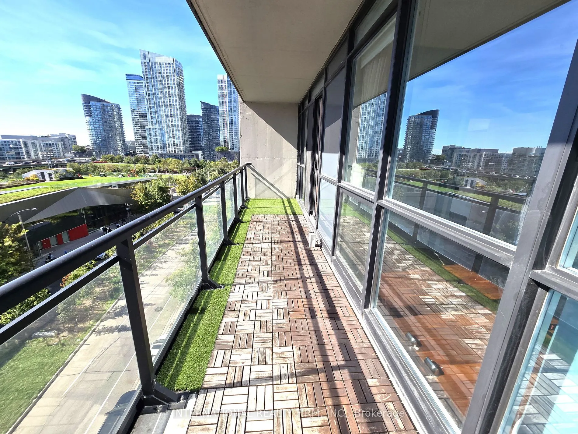 8 Telegram Mews, #703
