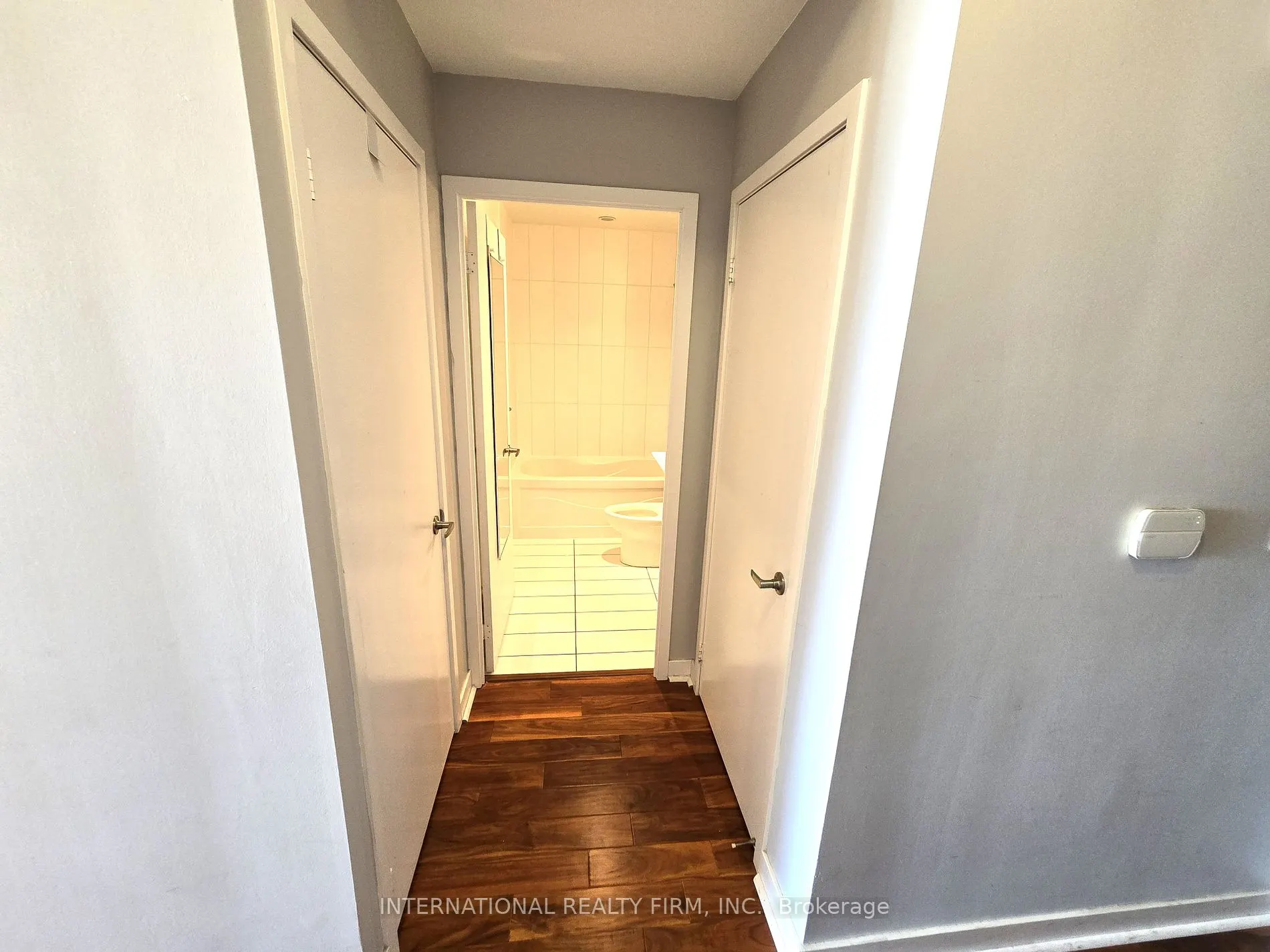8 Telegram Mews, #703
