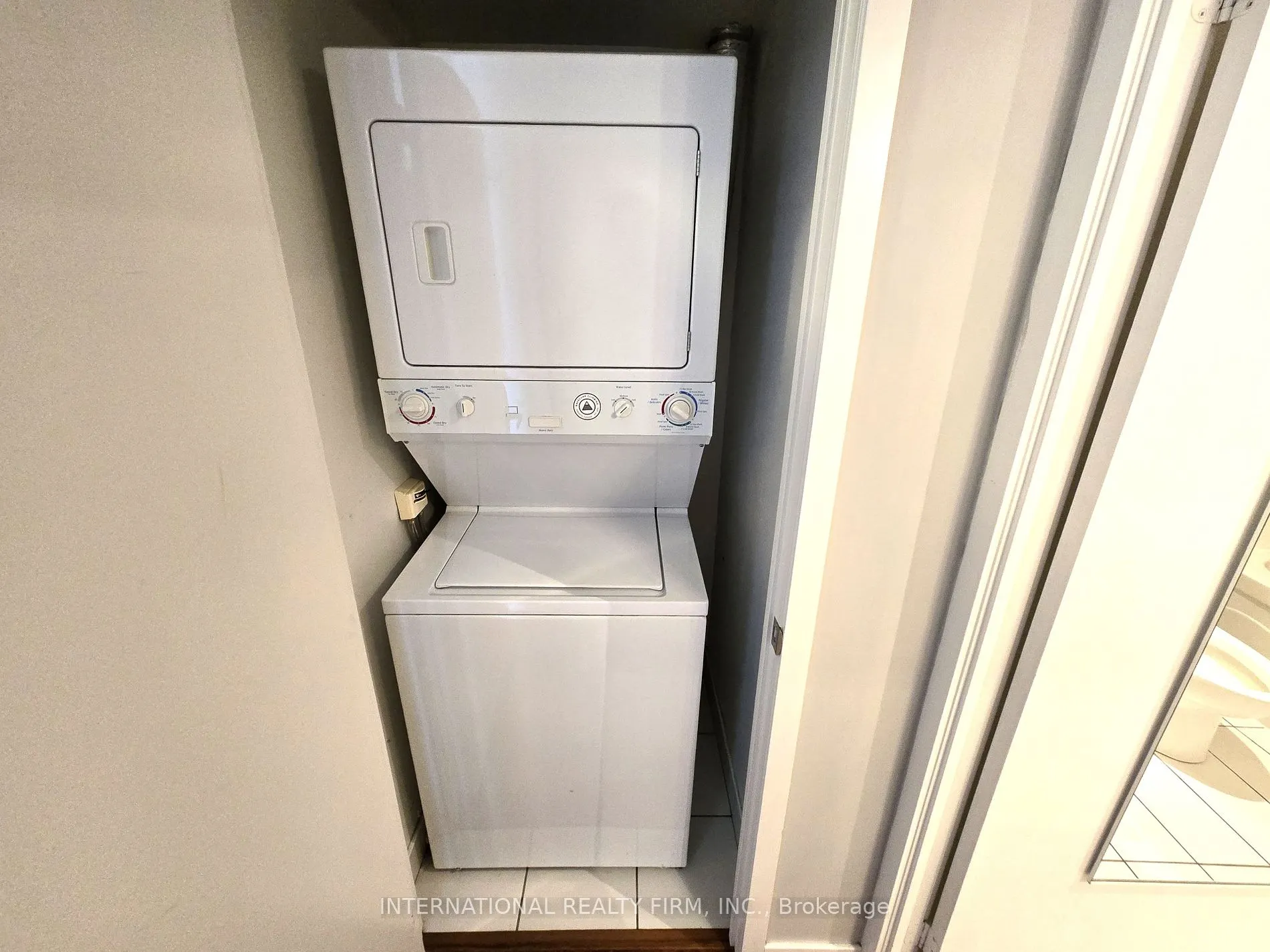 8 Telegram Mews, #703
