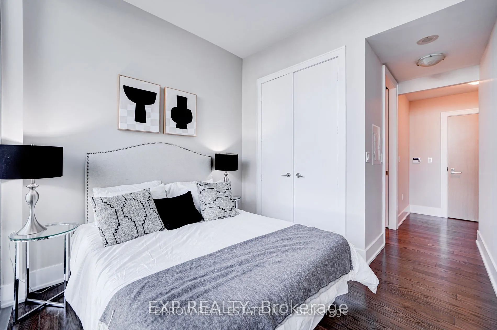 39 Queens Quay E, #101