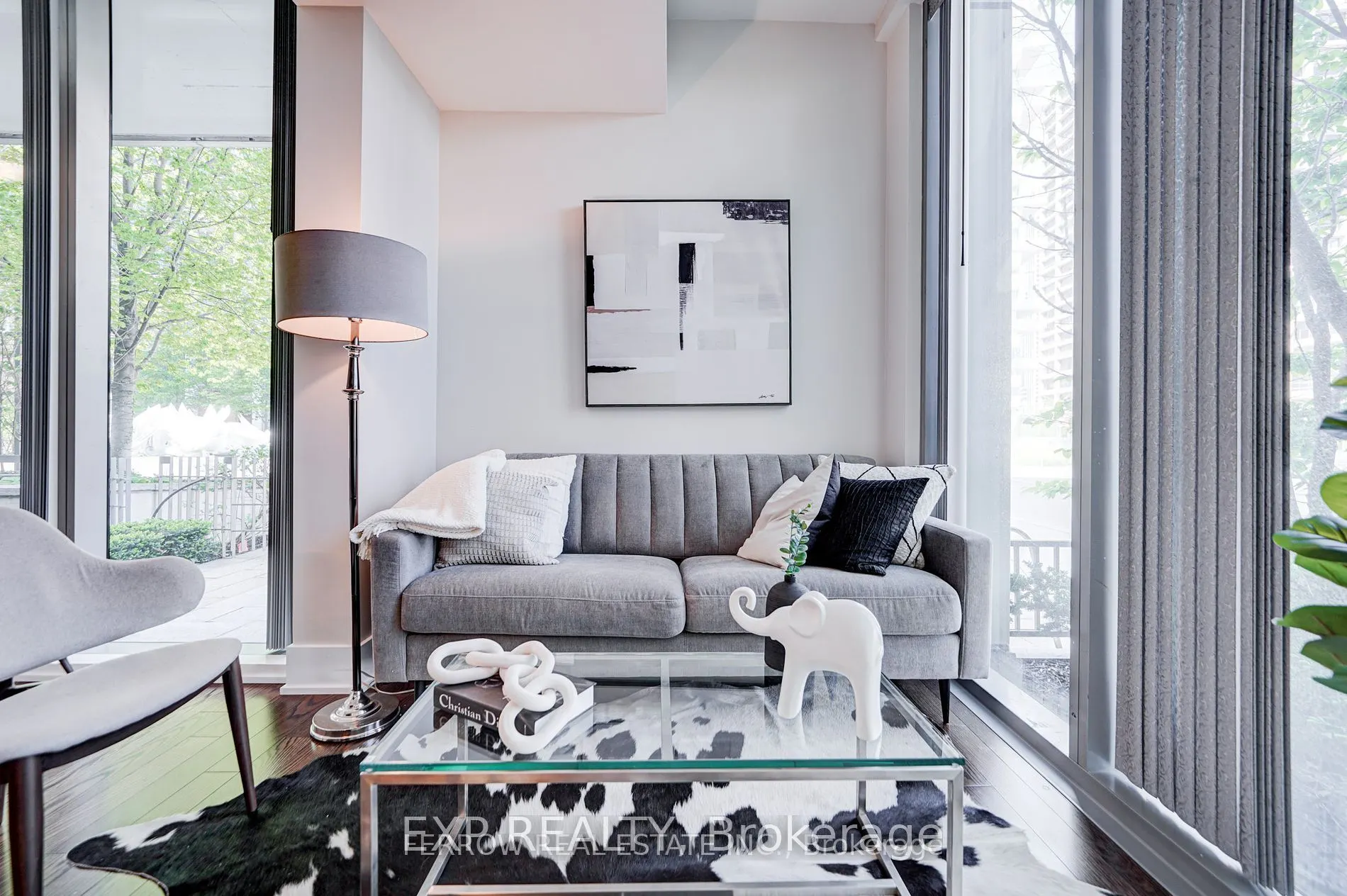 39 Queens Quay E, #101