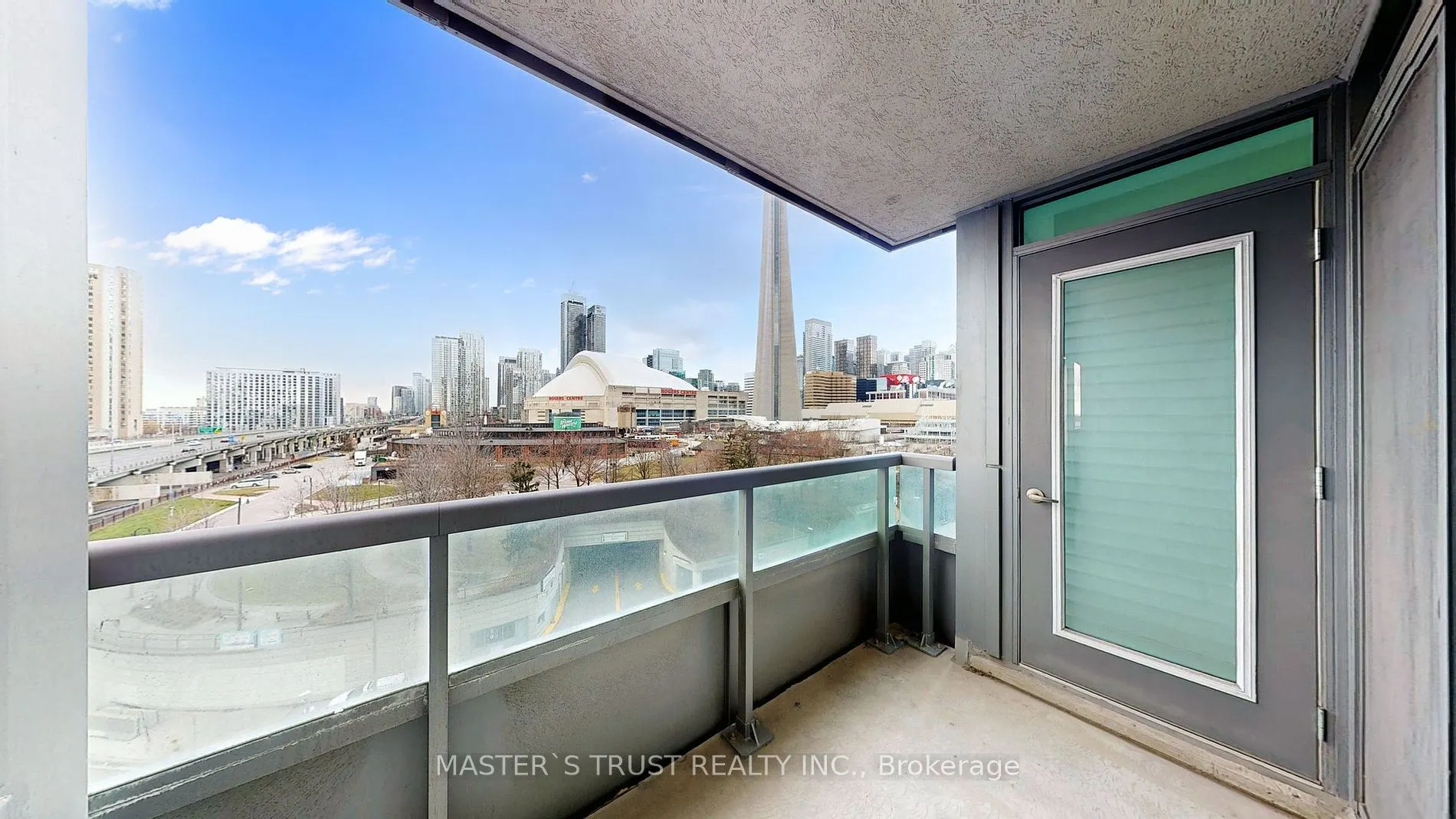 25 Lower Simcoe St, #809