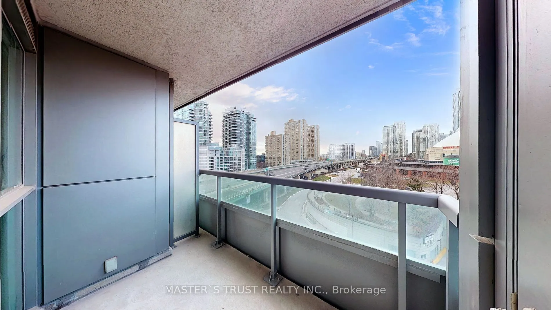 25 Lower Simcoe St, #809