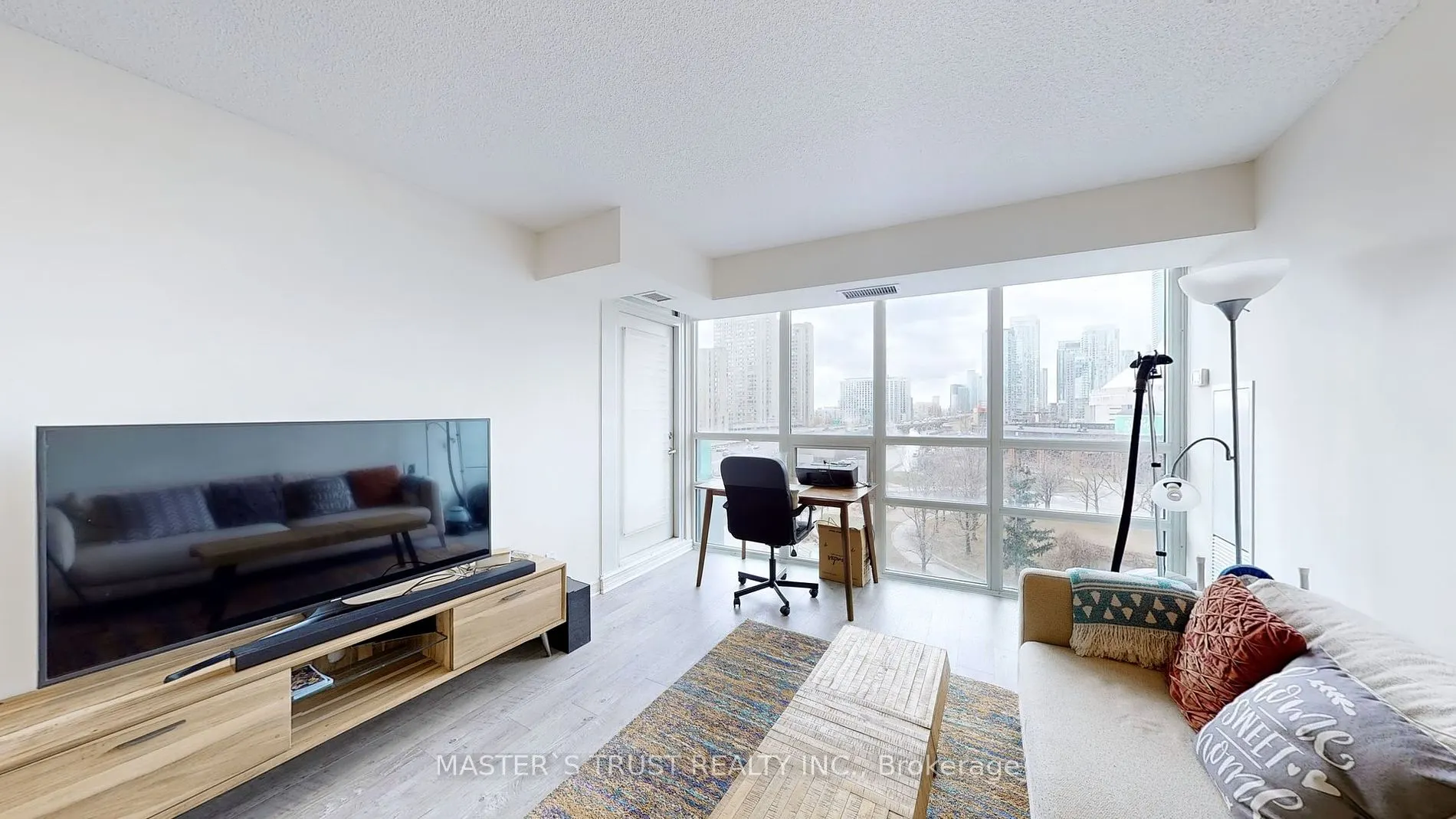 25 Lower Simcoe St, #809