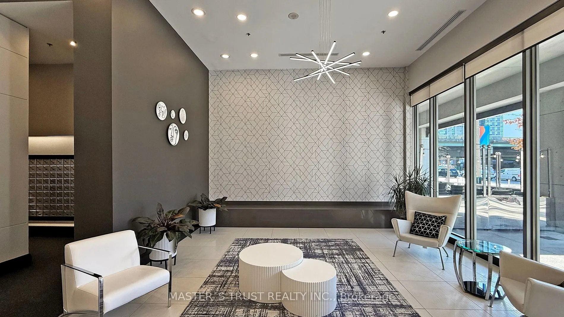 25 Lower Simcoe St, #809