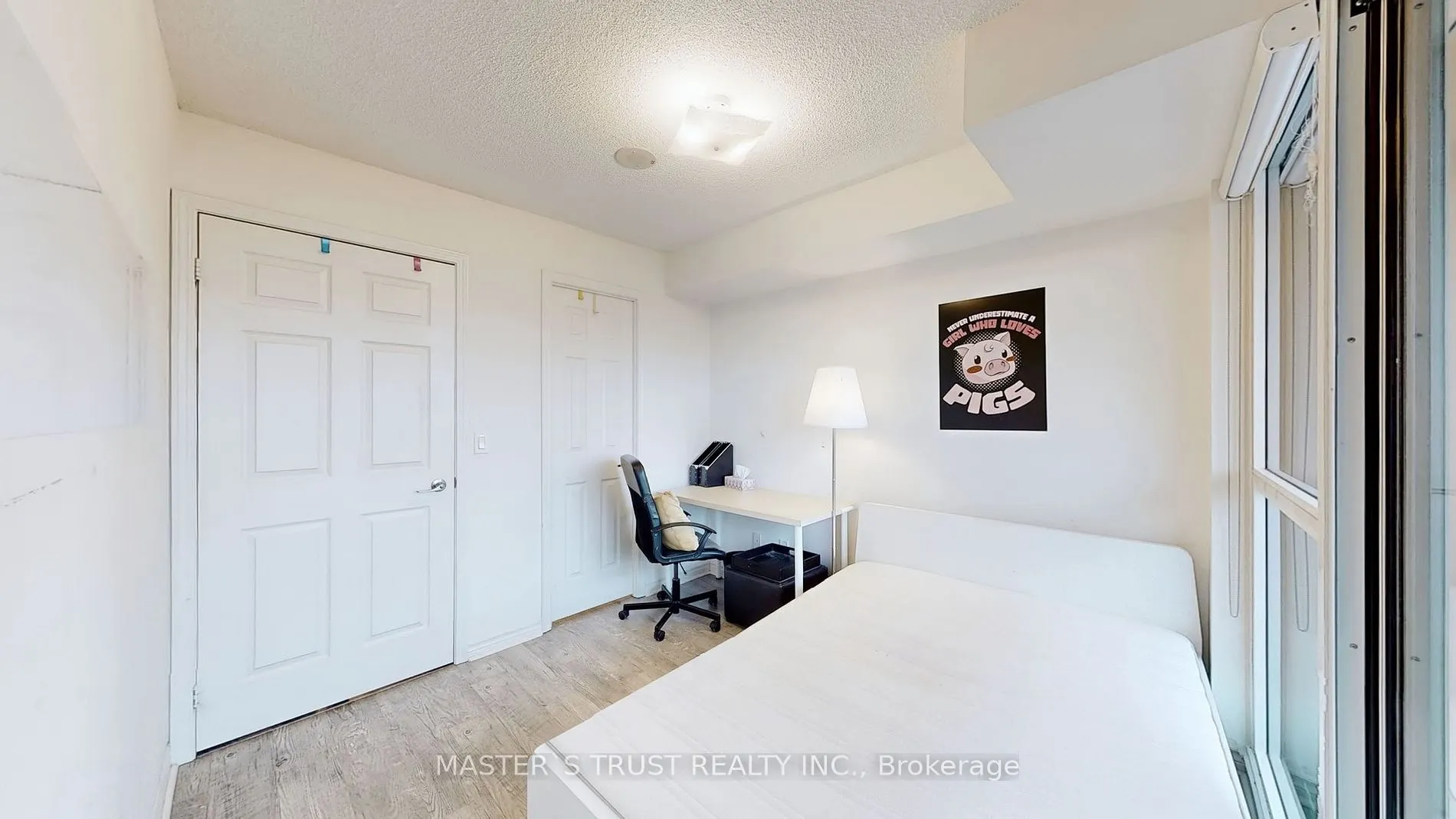 25 Lower Simcoe St, #809