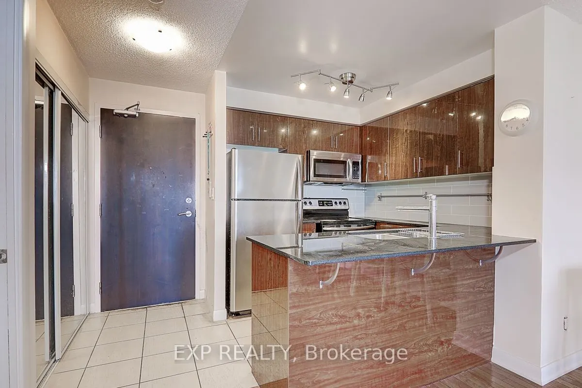 5793 Yonge St, #1602