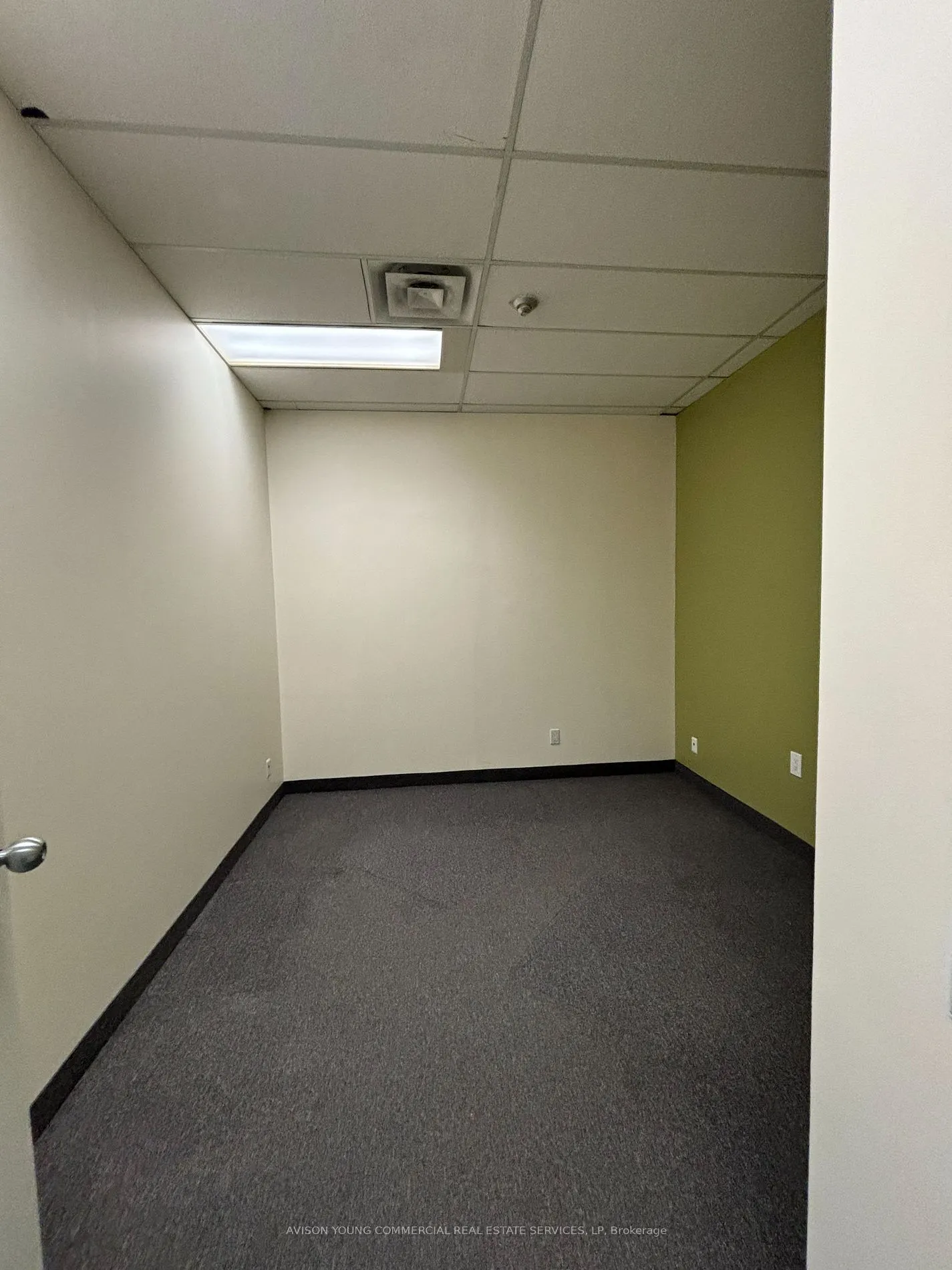 55 Eglinton Avenue E, #502