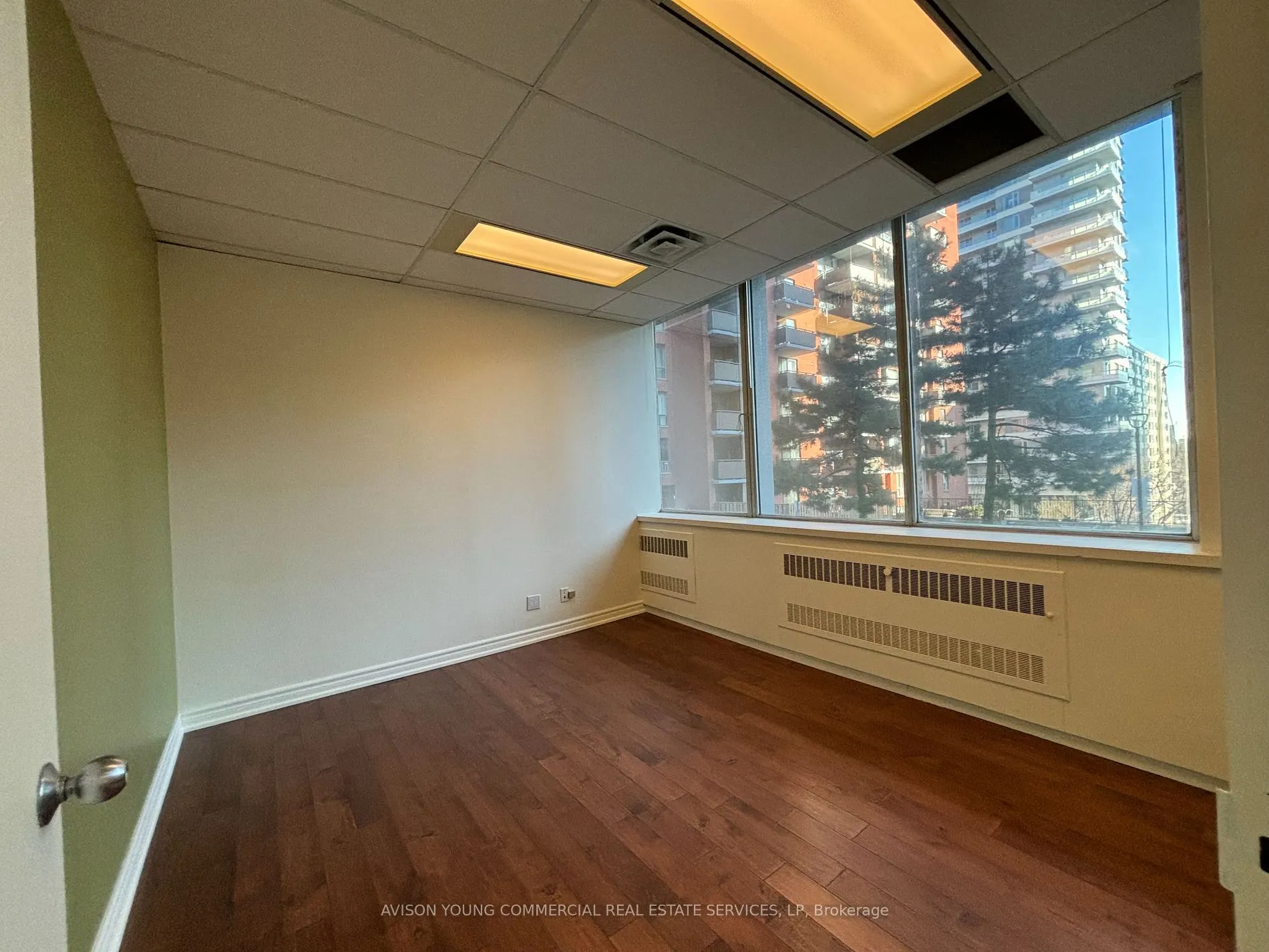 55 Eglinton Avenue E, #502