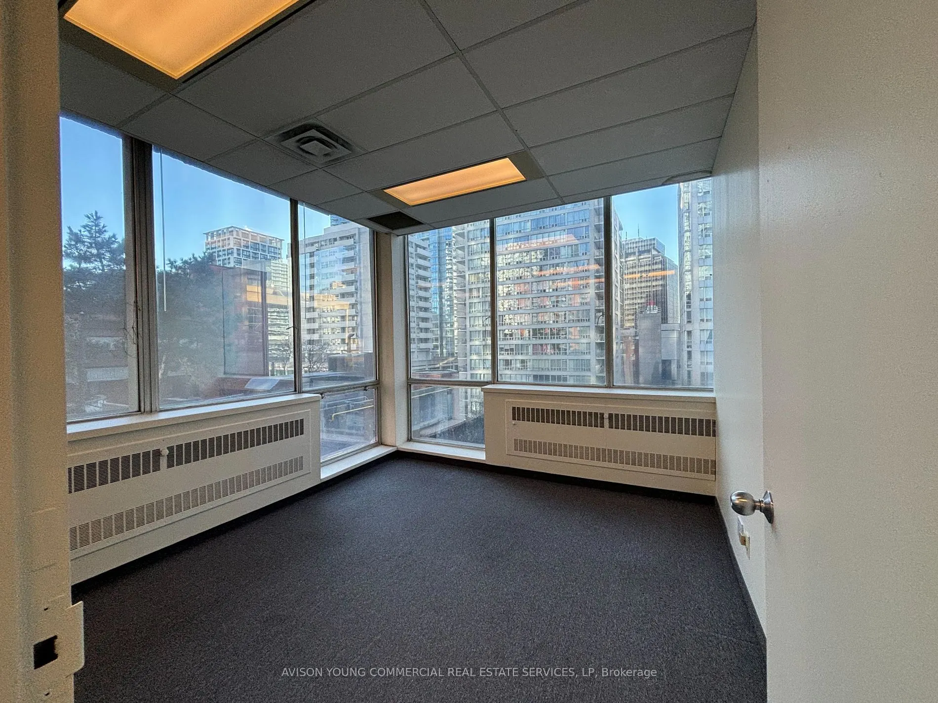 55 Eglinton Avenue E, #502