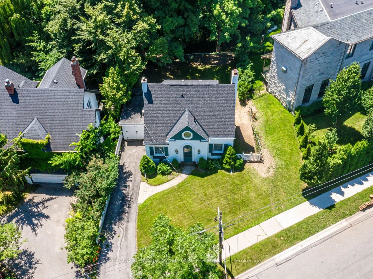 61 Highland Crescent