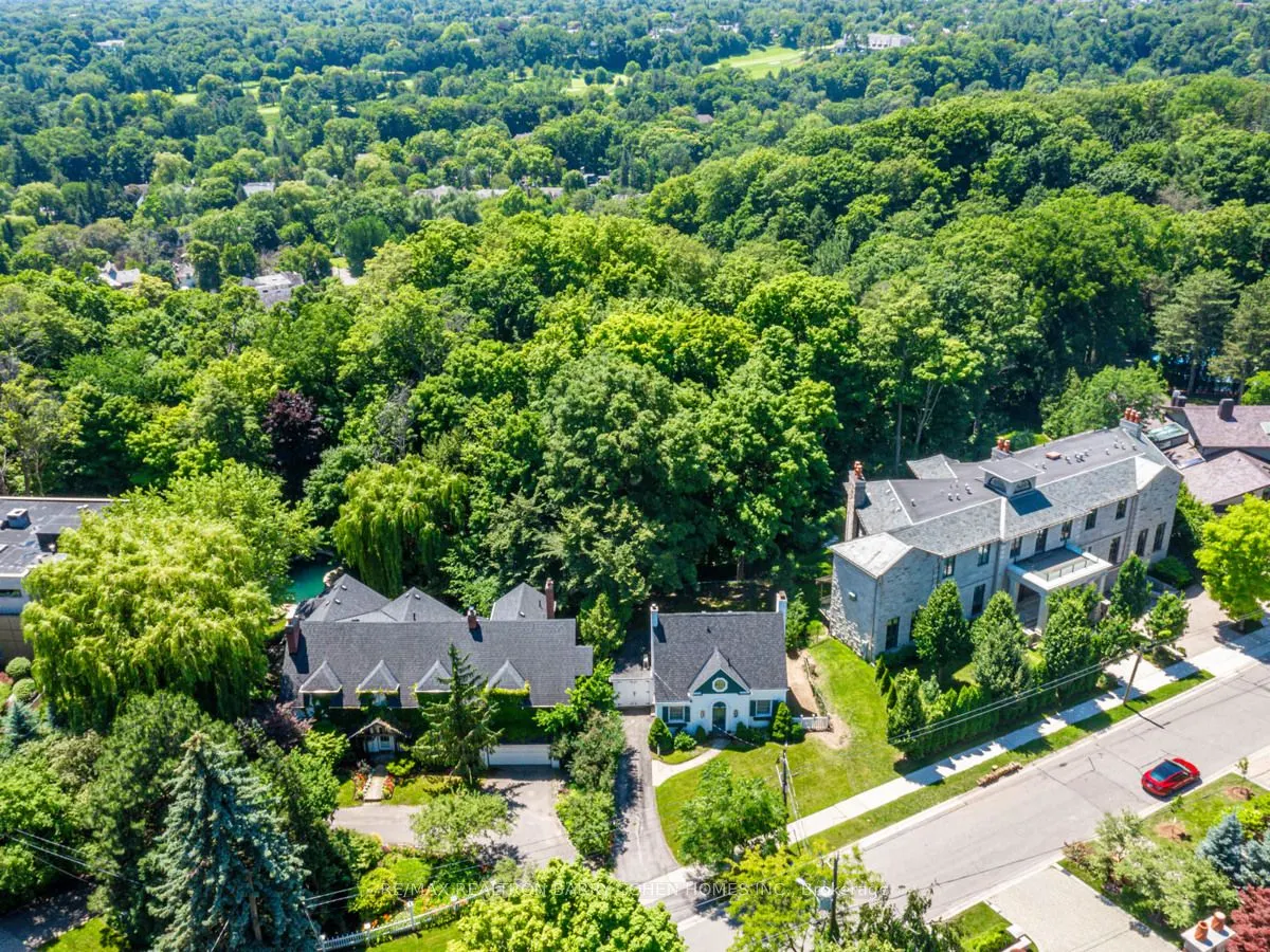 61 Highland Crescent