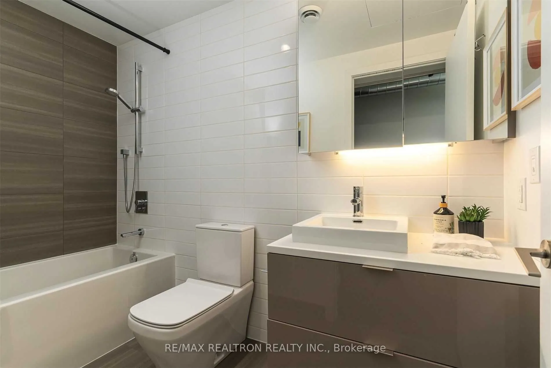 170 Bayview Ave, #2302