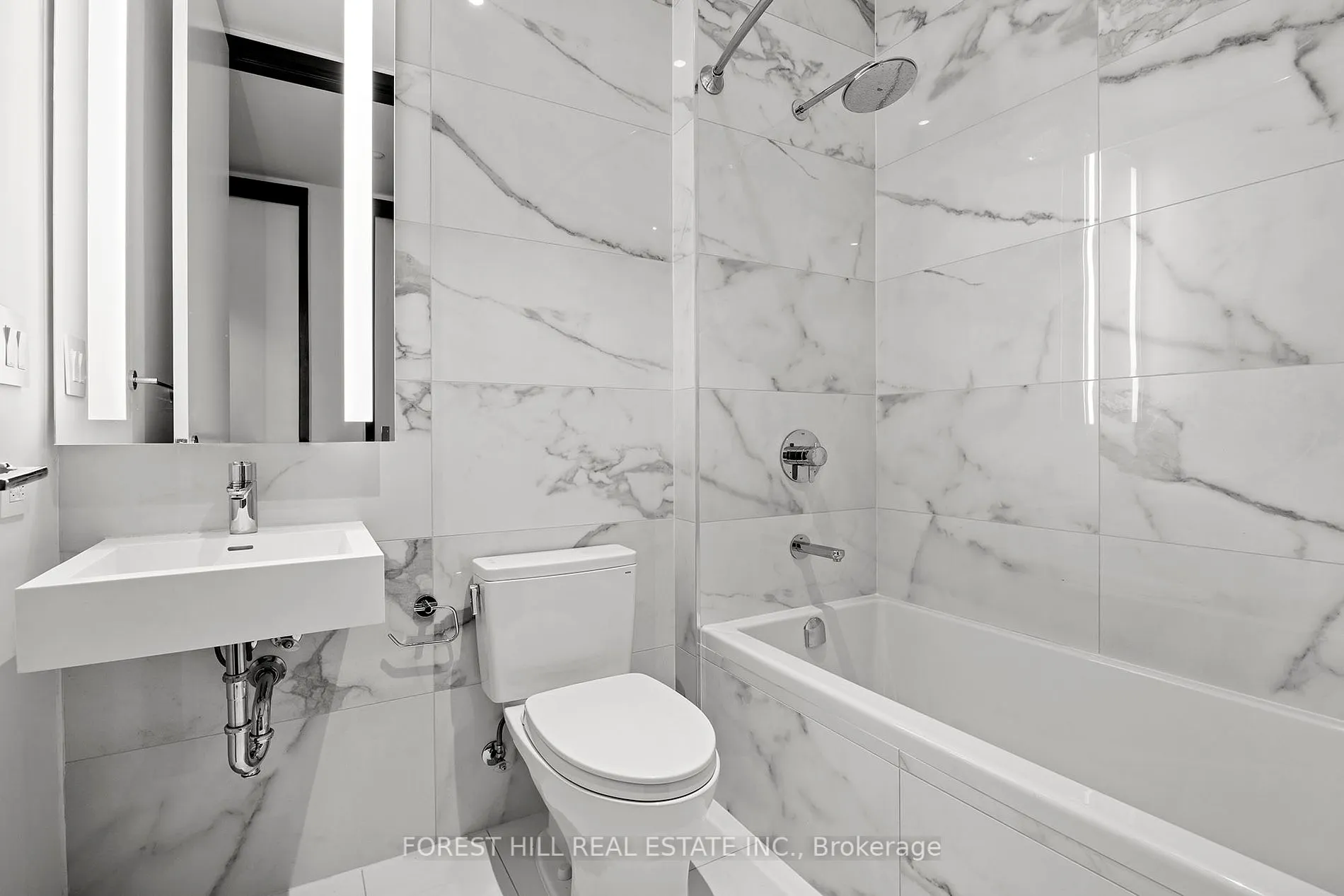 2 Avenue Rd, #601