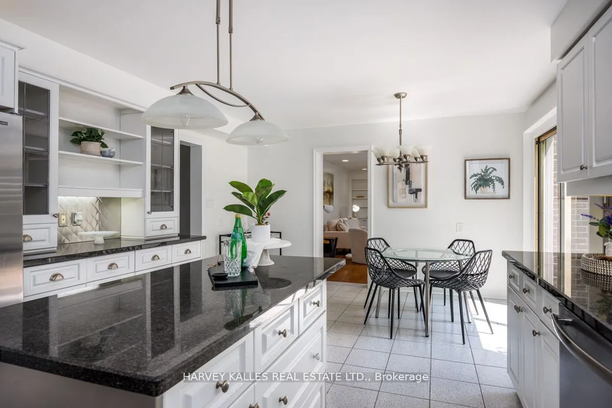 15 Old Colony Rd