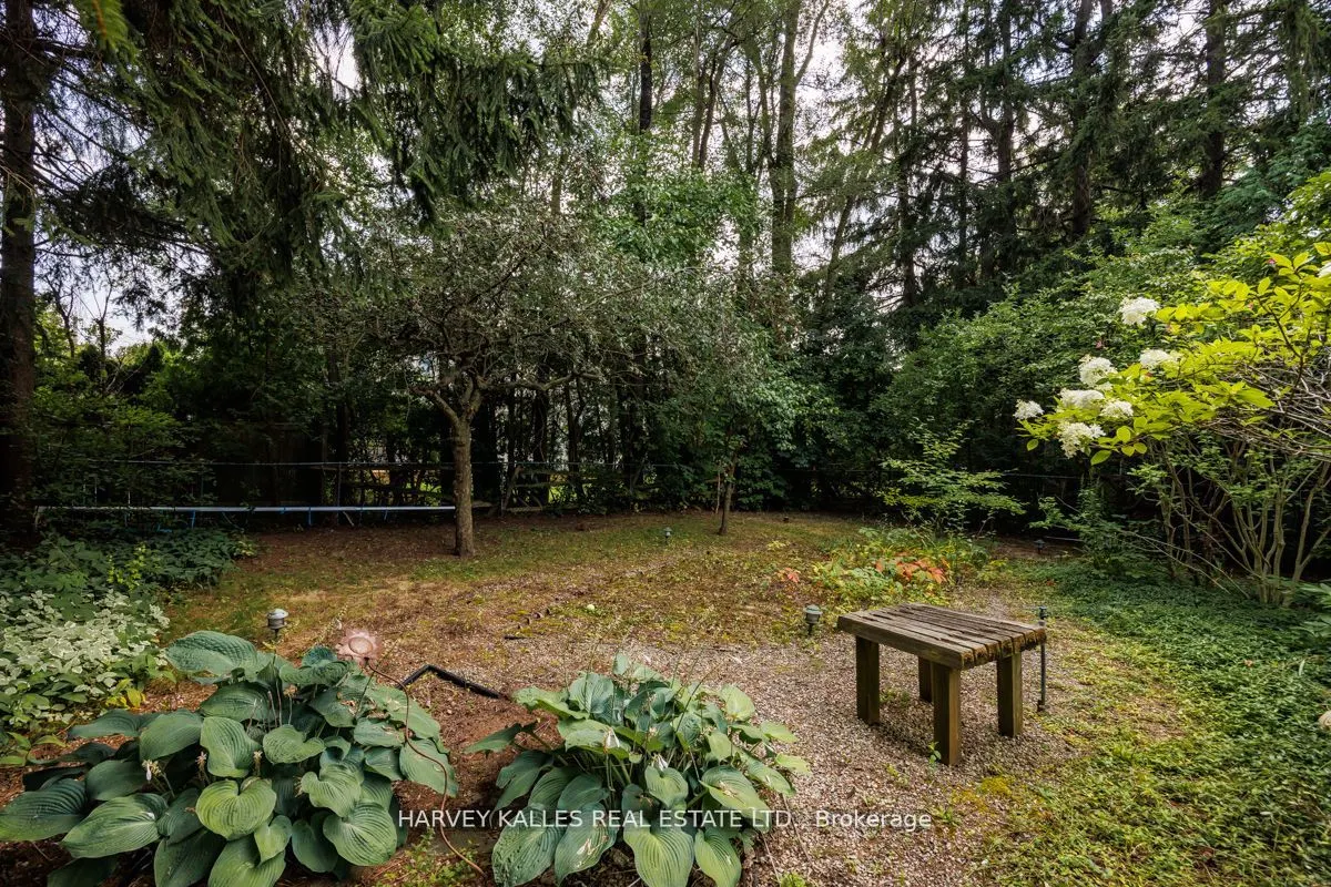 15 Old Colony Rd