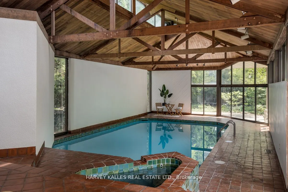 15 Old Colony Rd