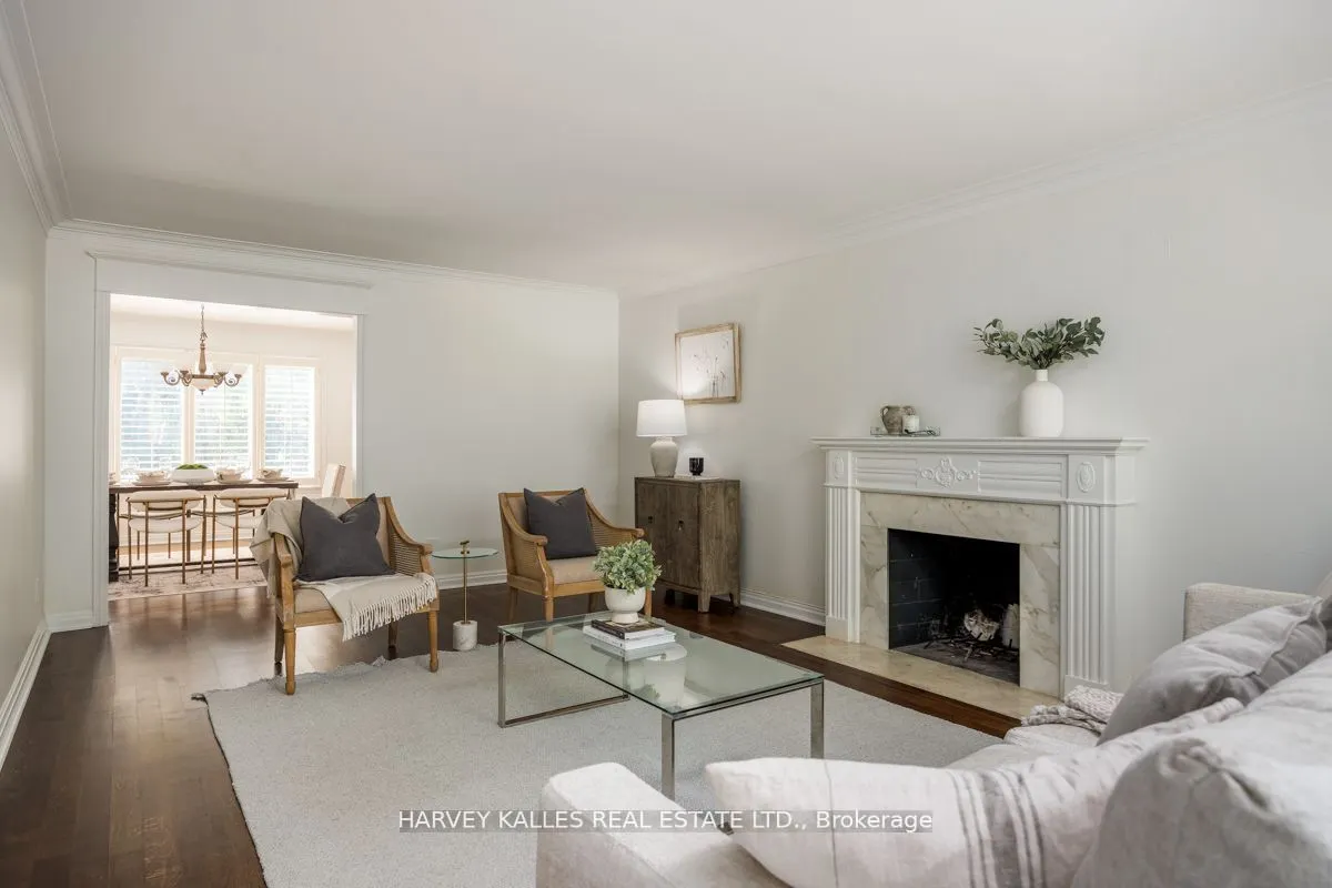 15 Old Colony Rd