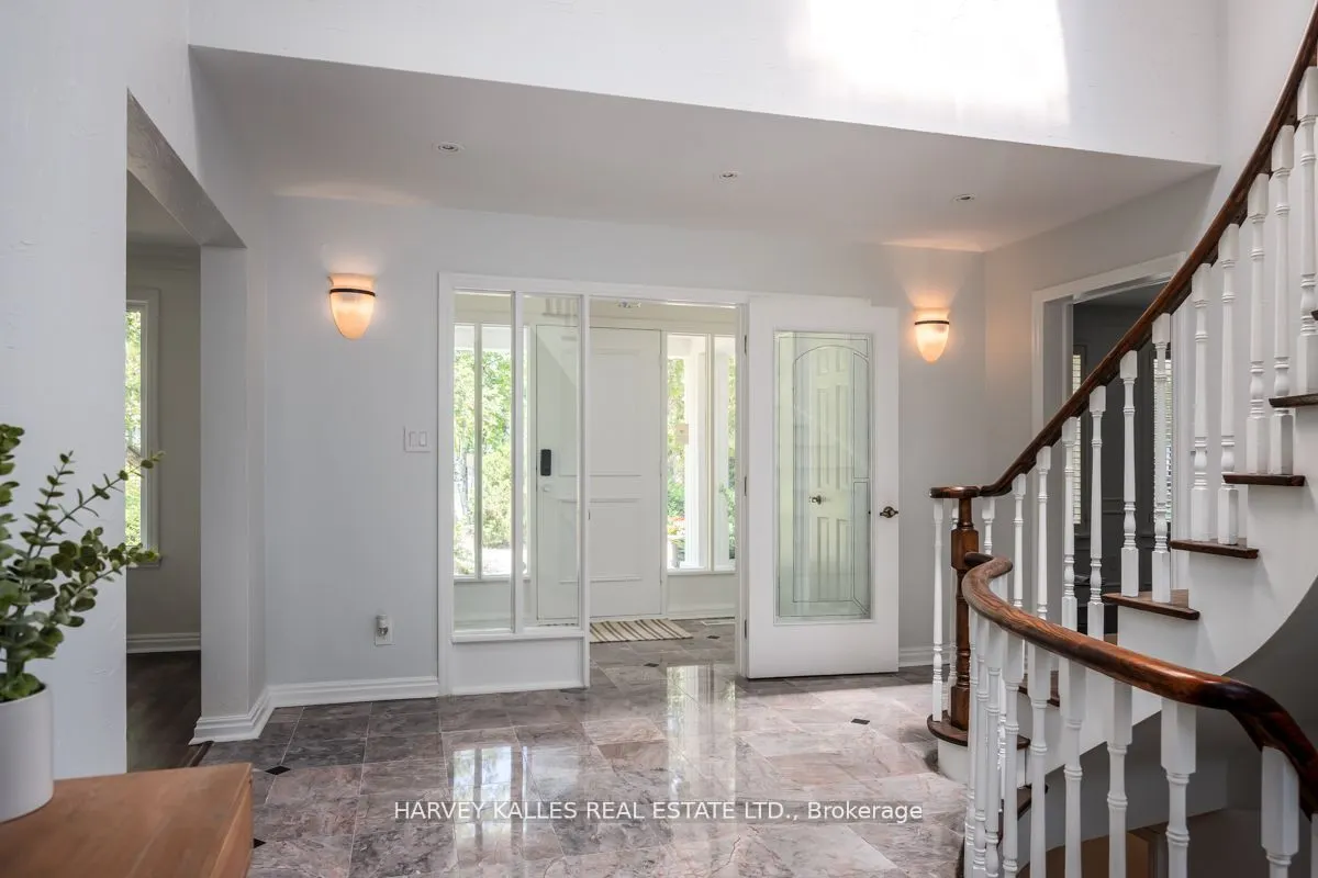 15 Old Colony Rd