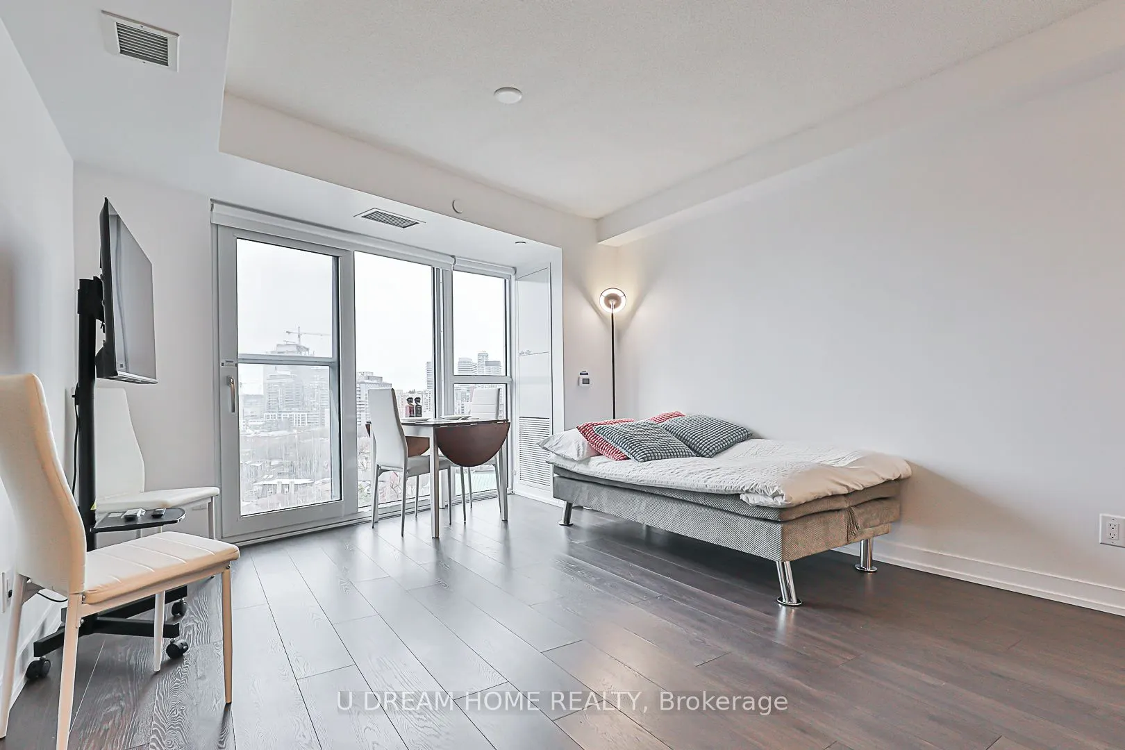219 Dundas St E, #1201