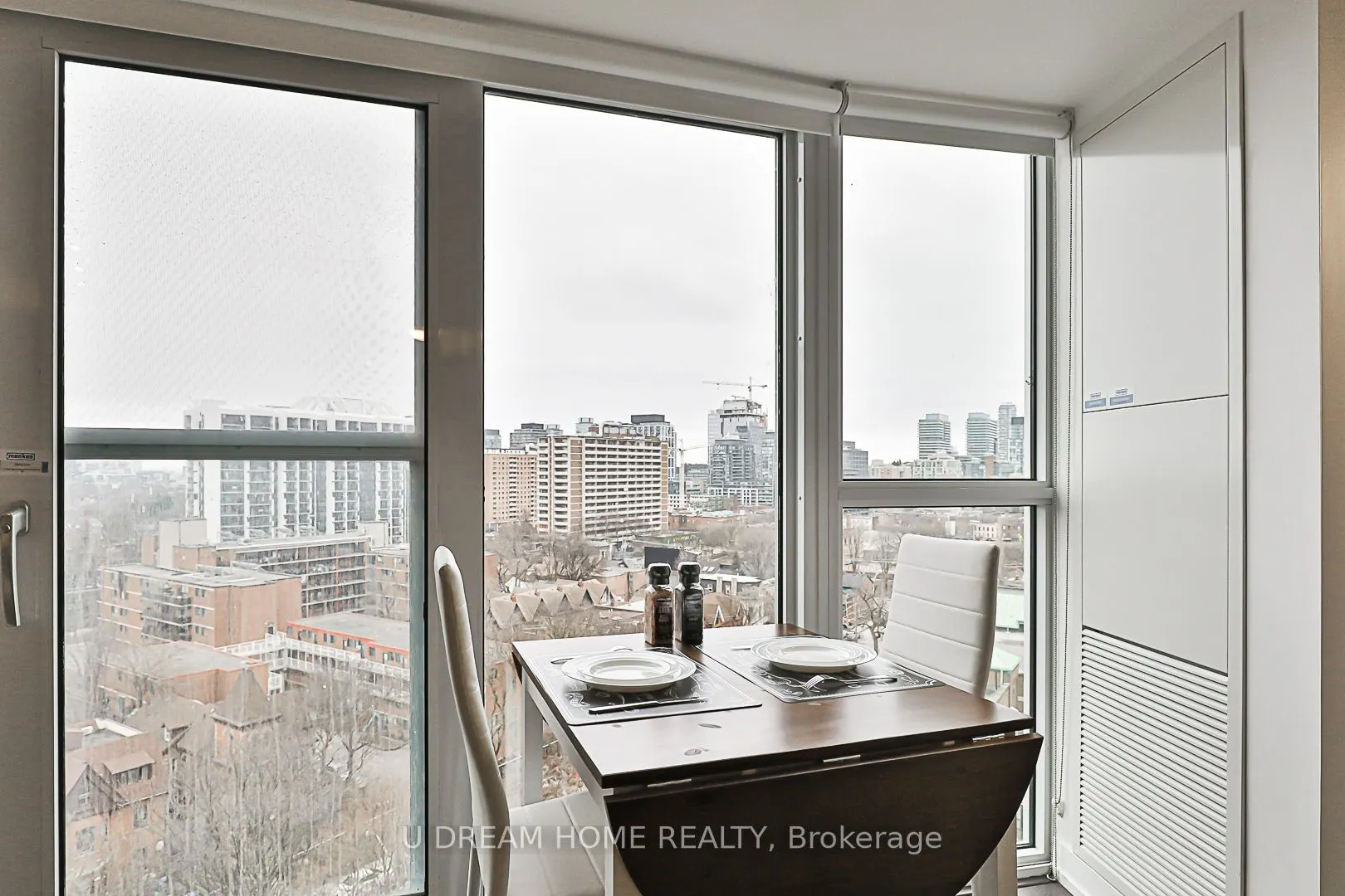 219 Dundas St E, #1201