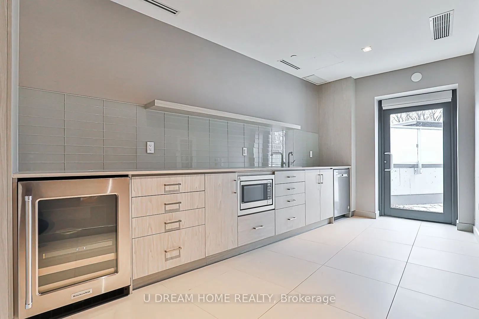 219 Dundas St E, #1201