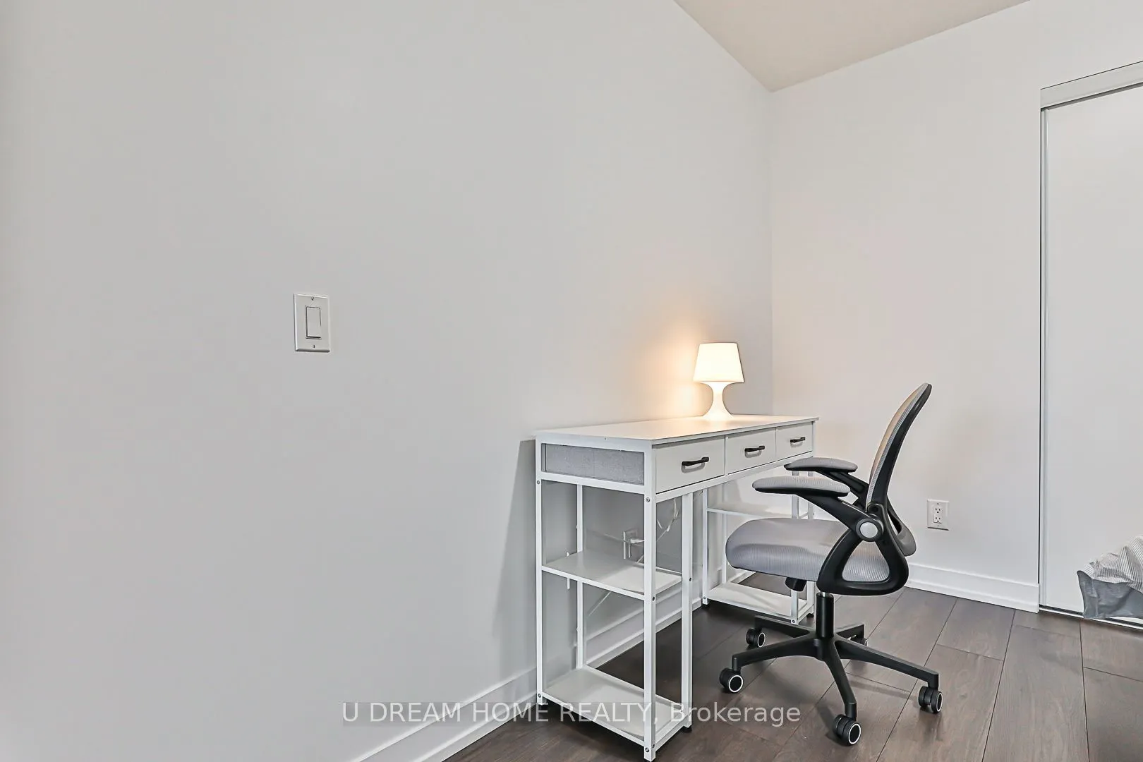 219 Dundas St E, #1201