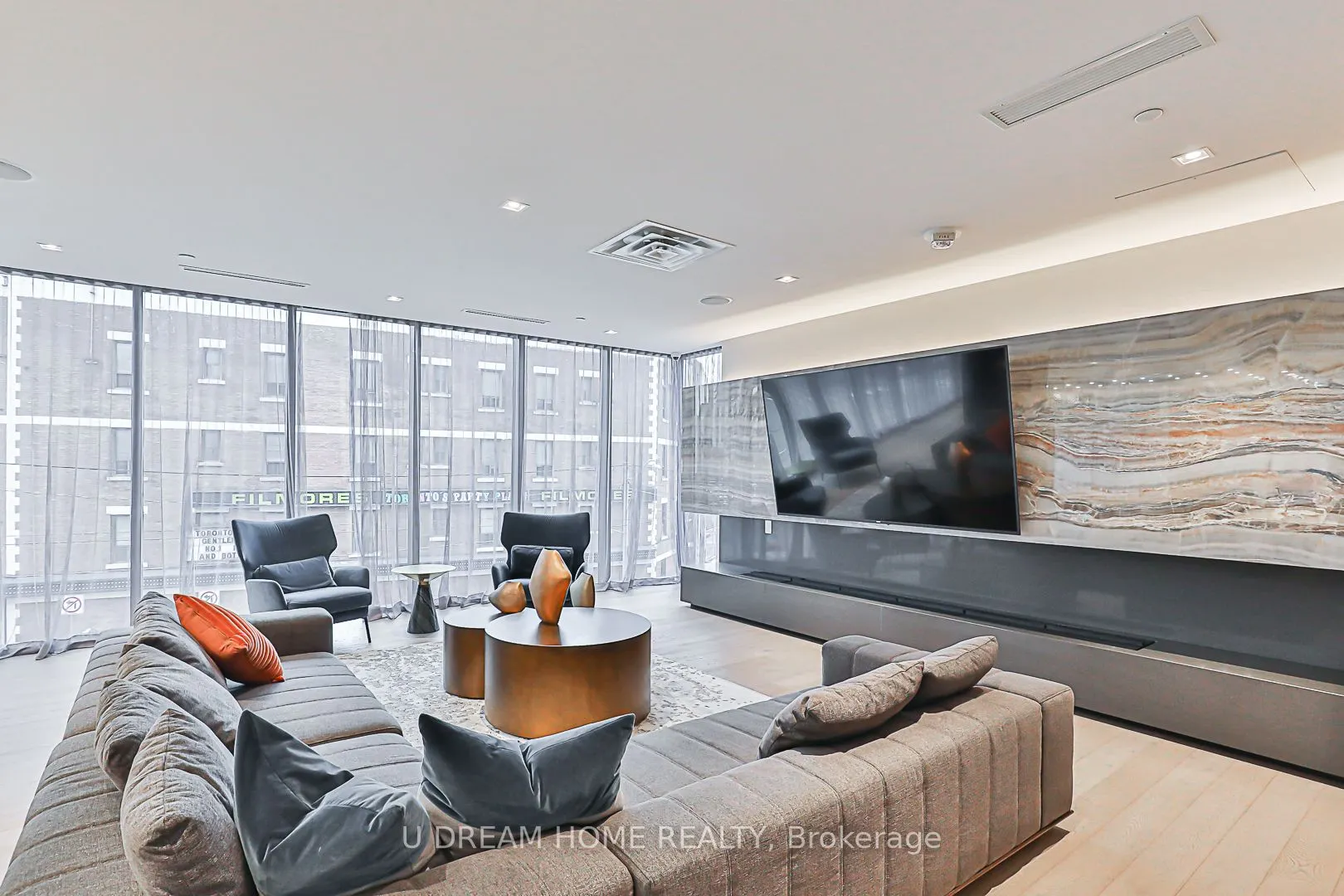 219 Dundas St E, #1201