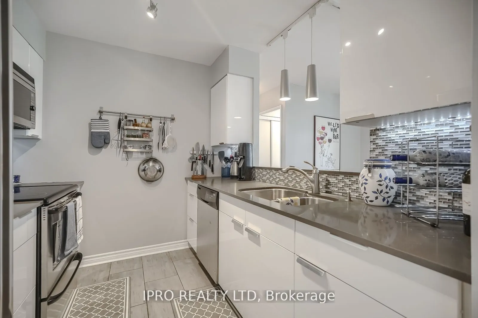 70 Mill St, #410