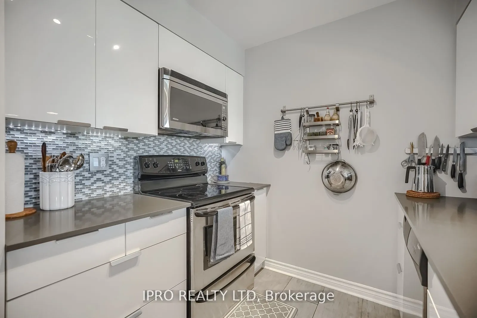 70 Mill St, #410