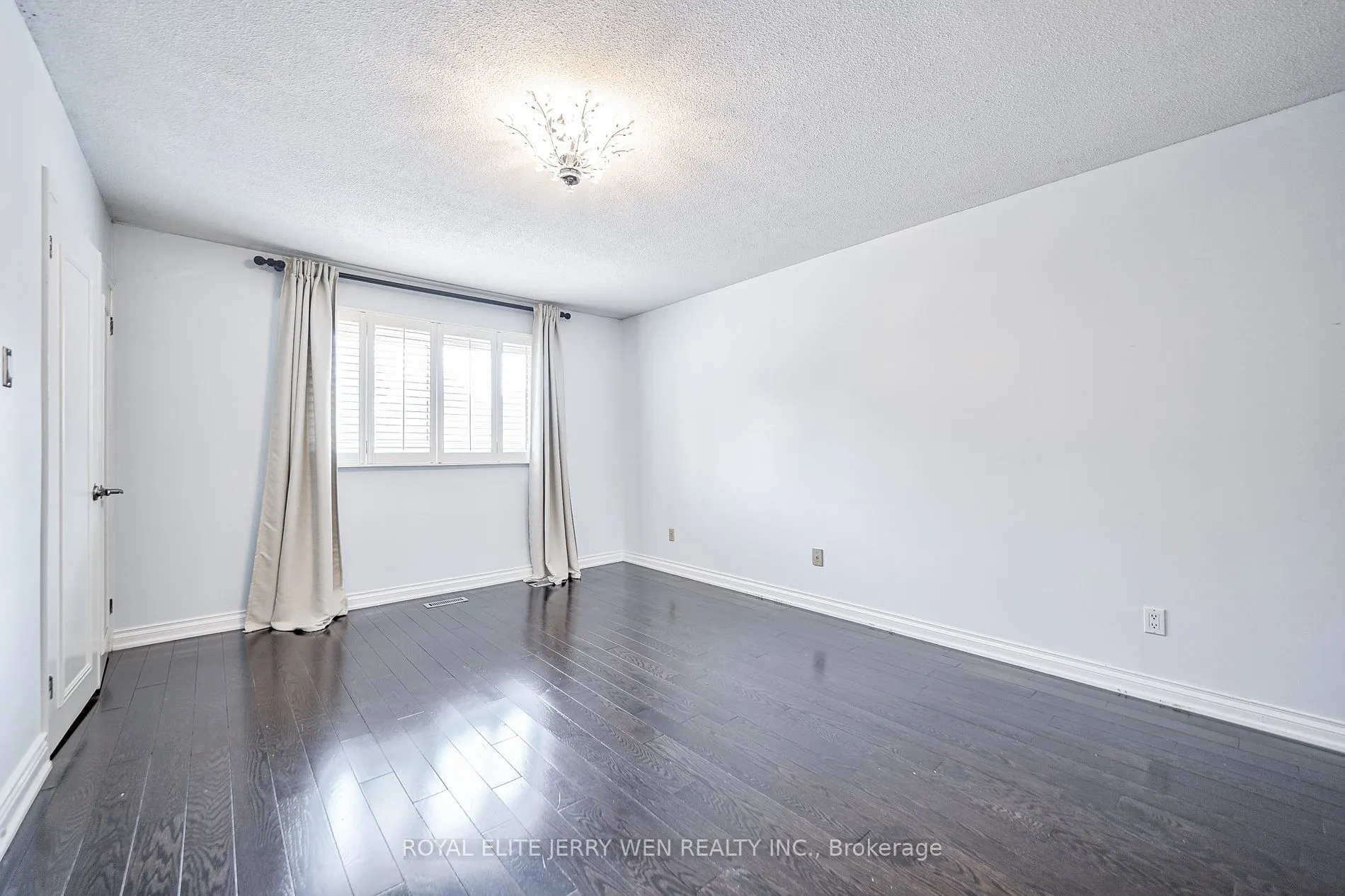 10 Mellowood Dr