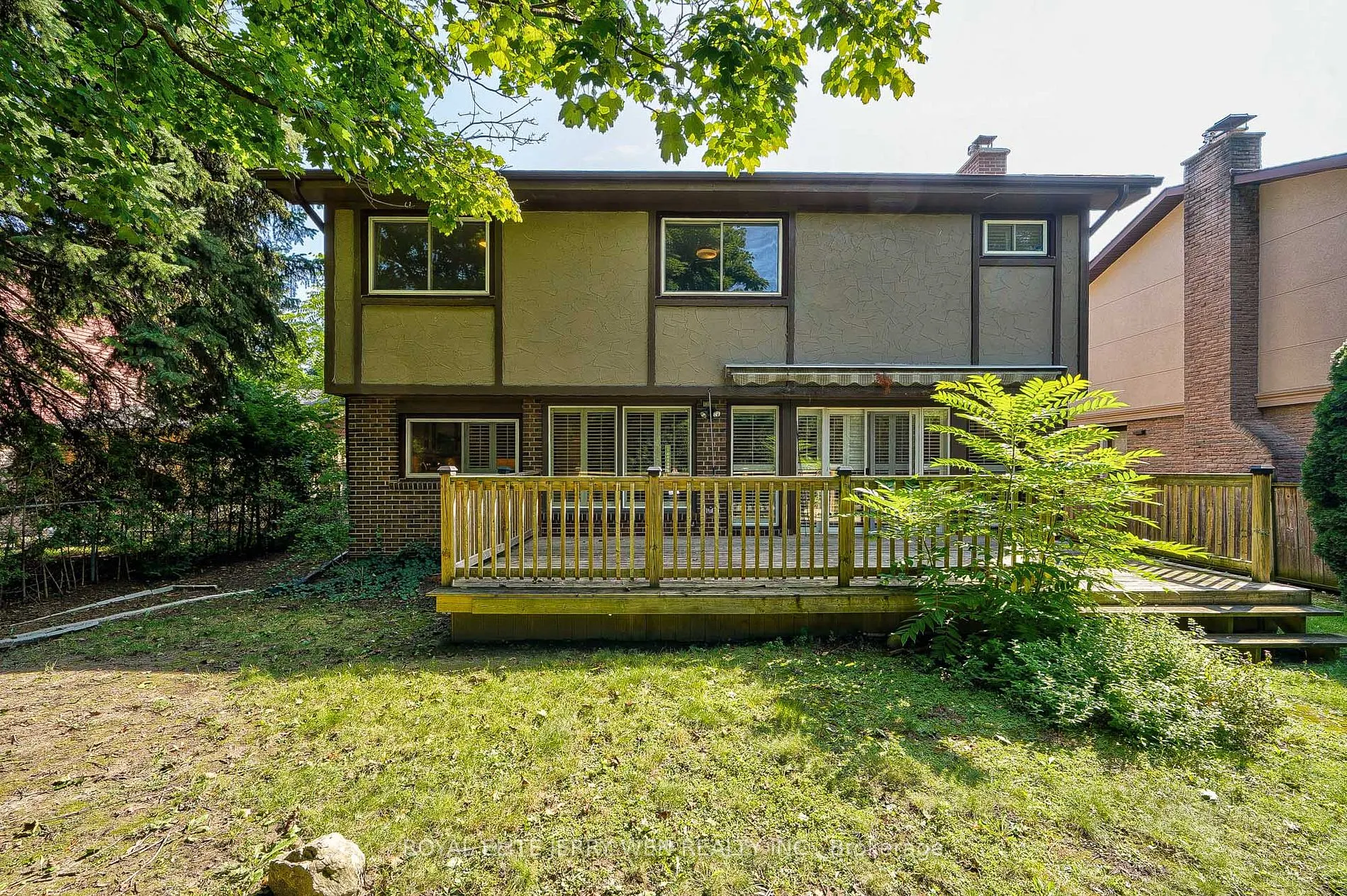 10 Mellowood Dr