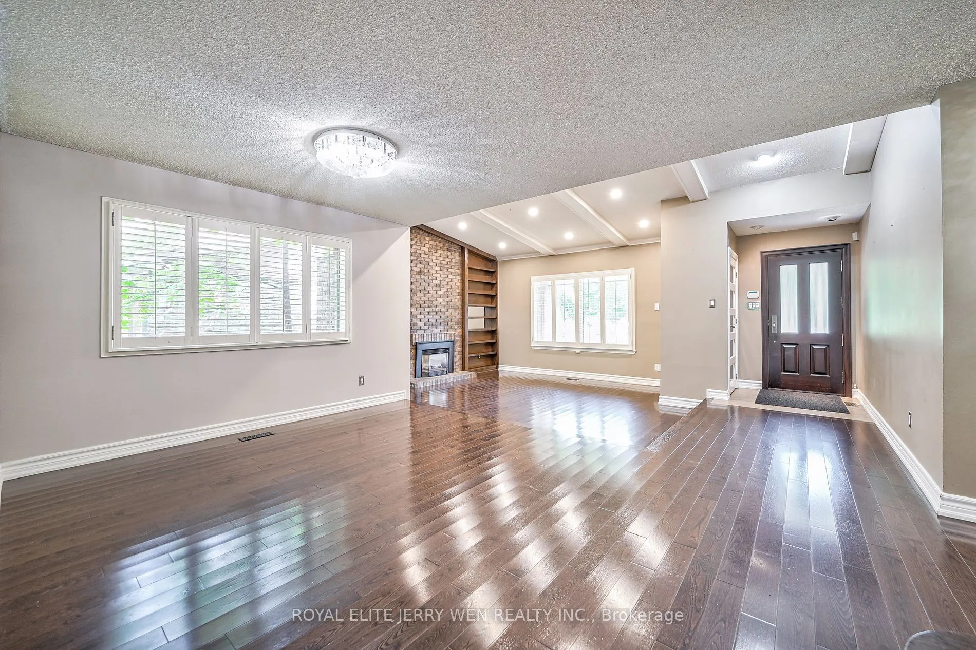 10 Mellowood Dr