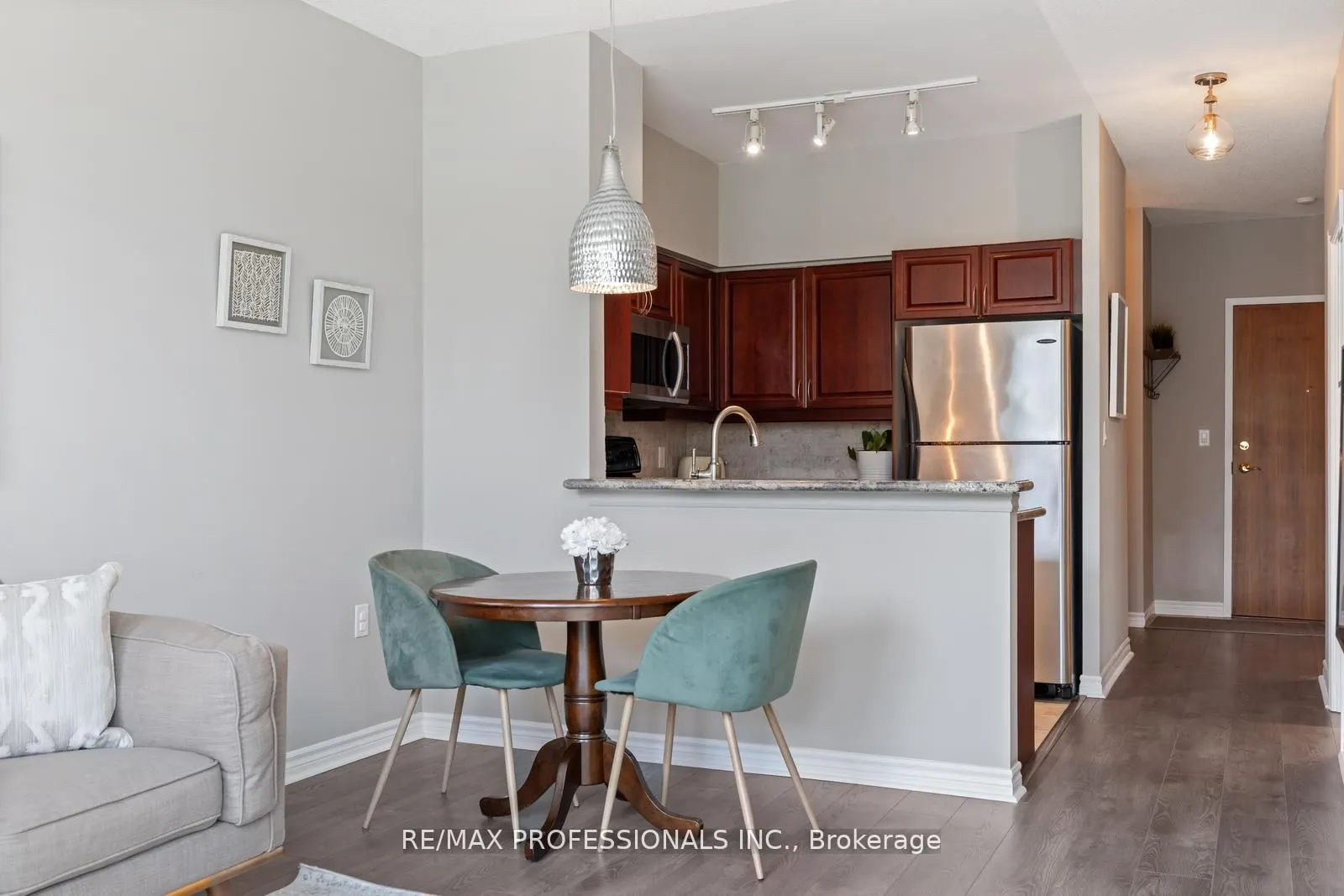 3830 Bathurst St, #108