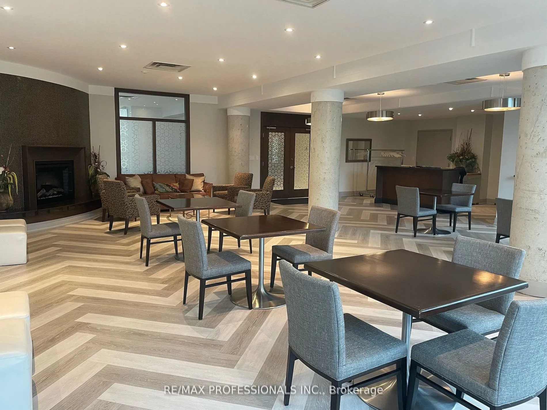 3830 Bathurst St, #108