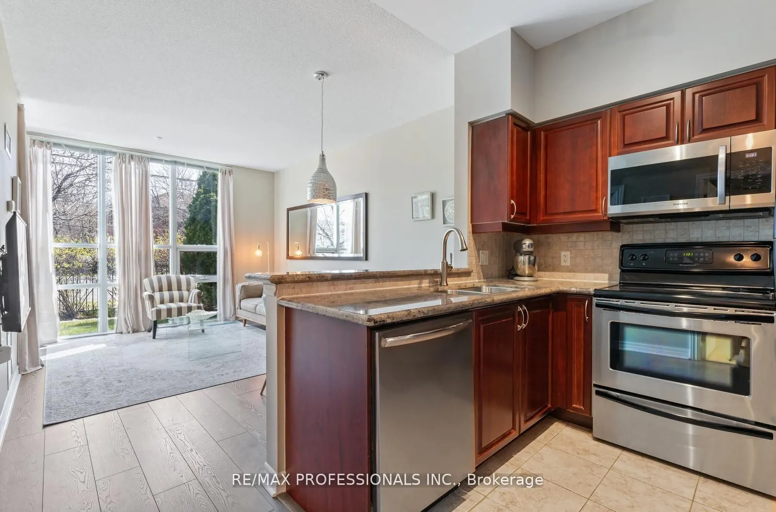 3830 Bathurst St, #108