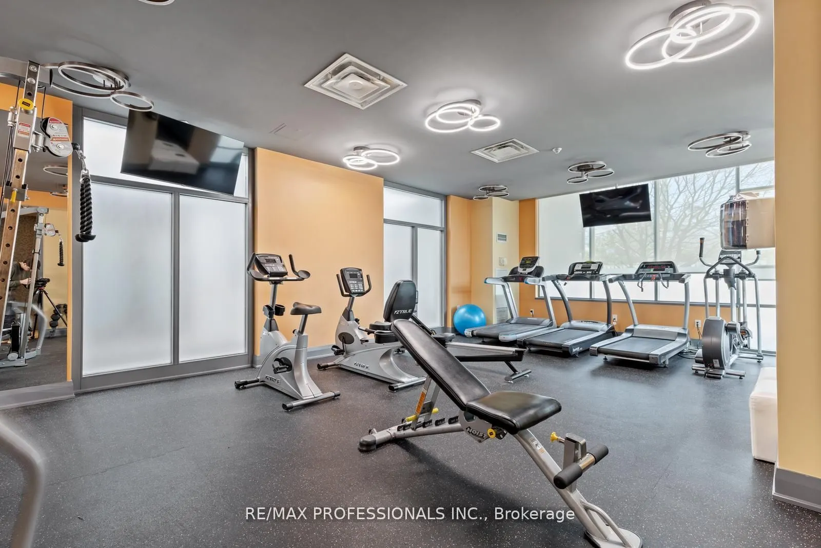 3830 Bathurst St, #108