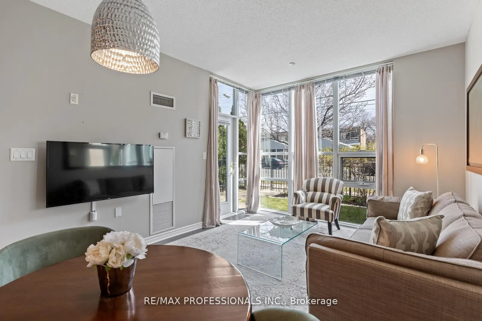3830 Bathurst St, #108