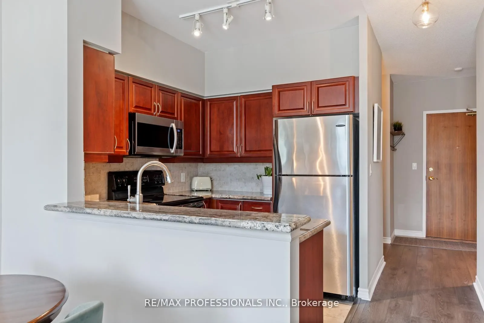 3830 Bathurst St, #108