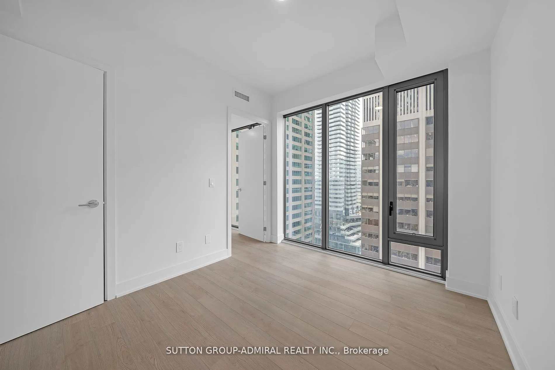 8 Cumberland St, #1706