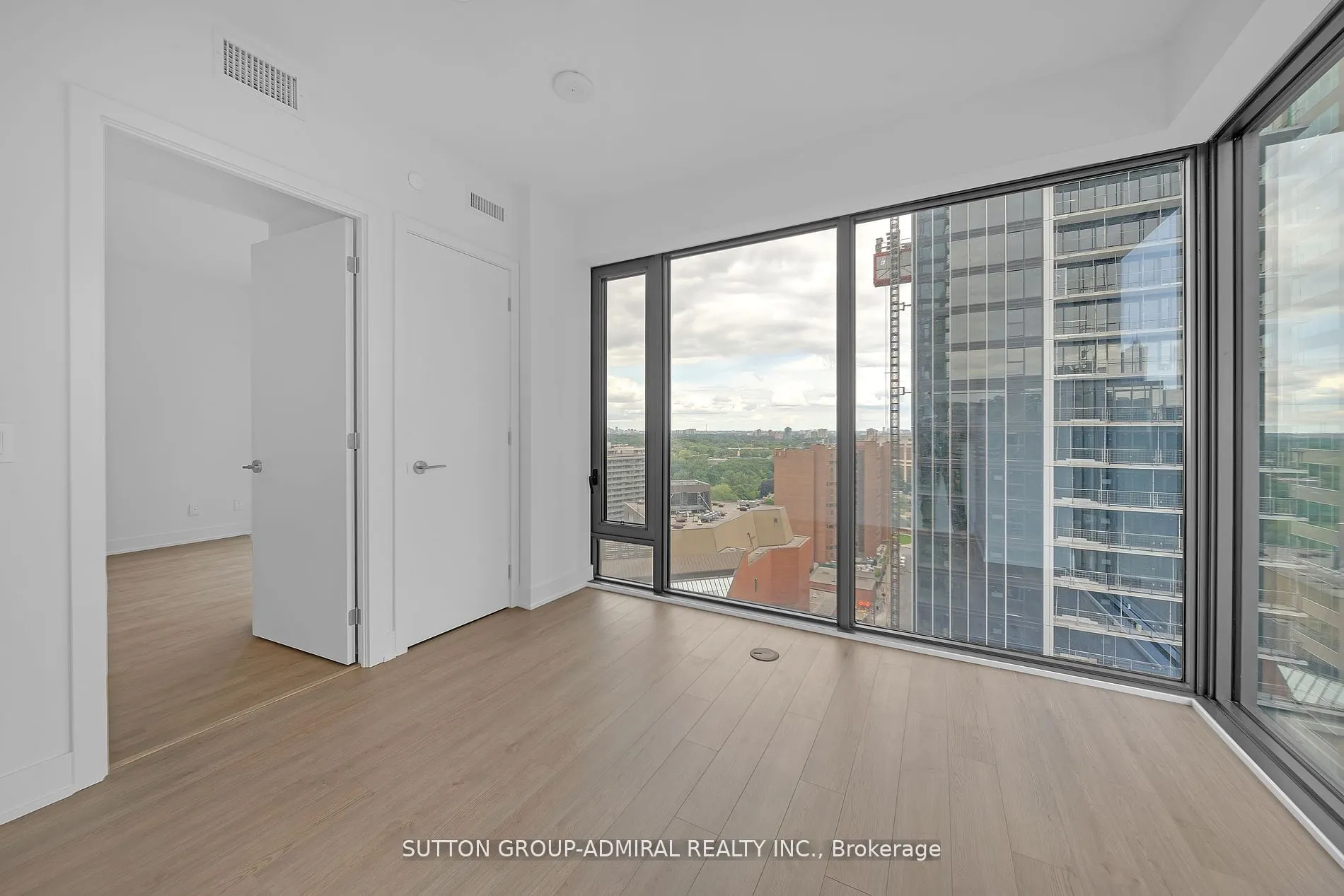 8 Cumberland St, #1706