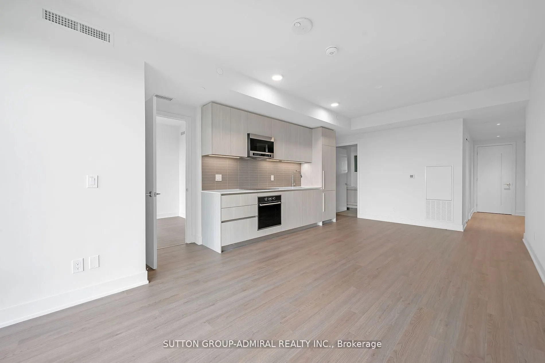 8 Cumberland St, #1706