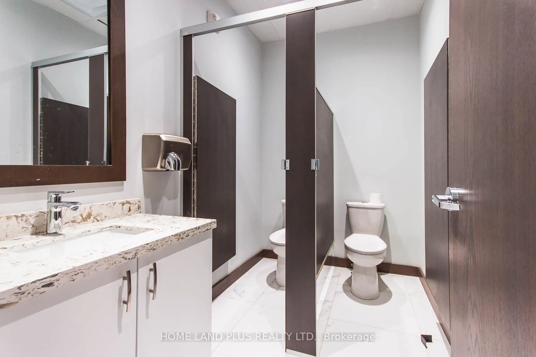 6174 Yonge St, #201