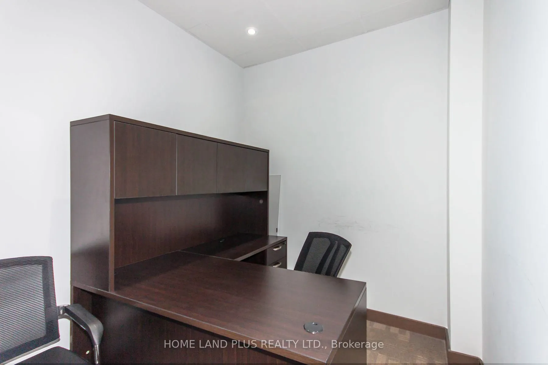 6174 Yonge St, #201