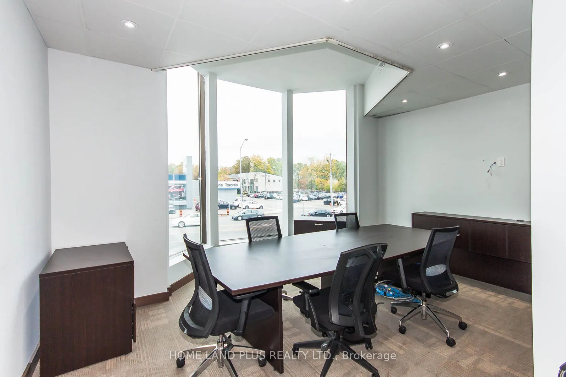 6174 Yonge St, #201